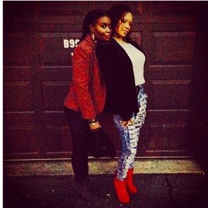 Meet your Poshers, Santa & Raquel